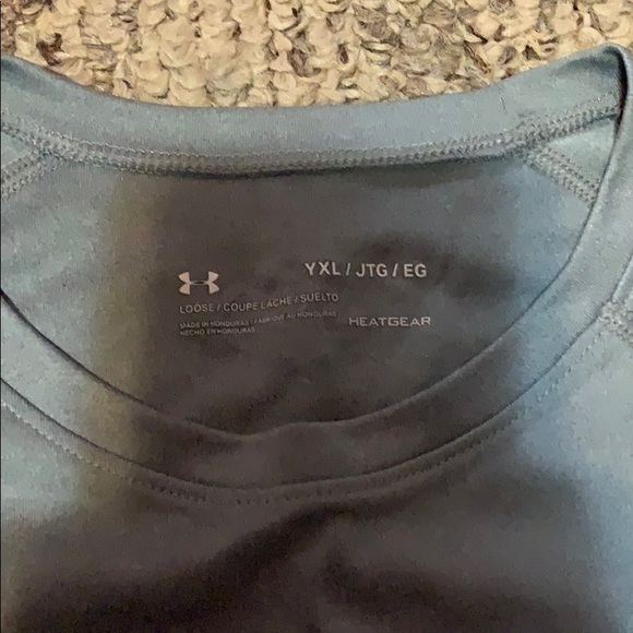 Grey shirt - Picture 2 of 2